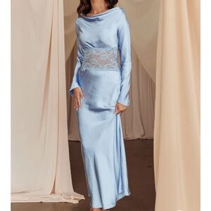 Elegant Blue Satin Long Sleeve Nightgown